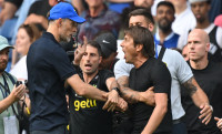 Conte and Tuchel argue during Chelsea tie with Tottenham